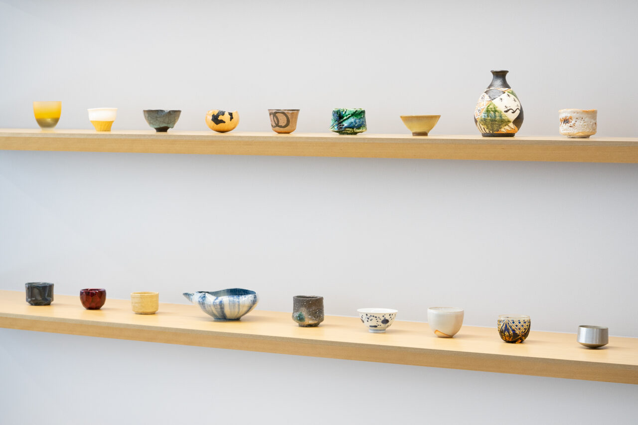 手作り陶器の酒杯 ― アーススぺックルデザイン 六角杯の作り方】 ①六角杯は型を使って作っています。 ②型は