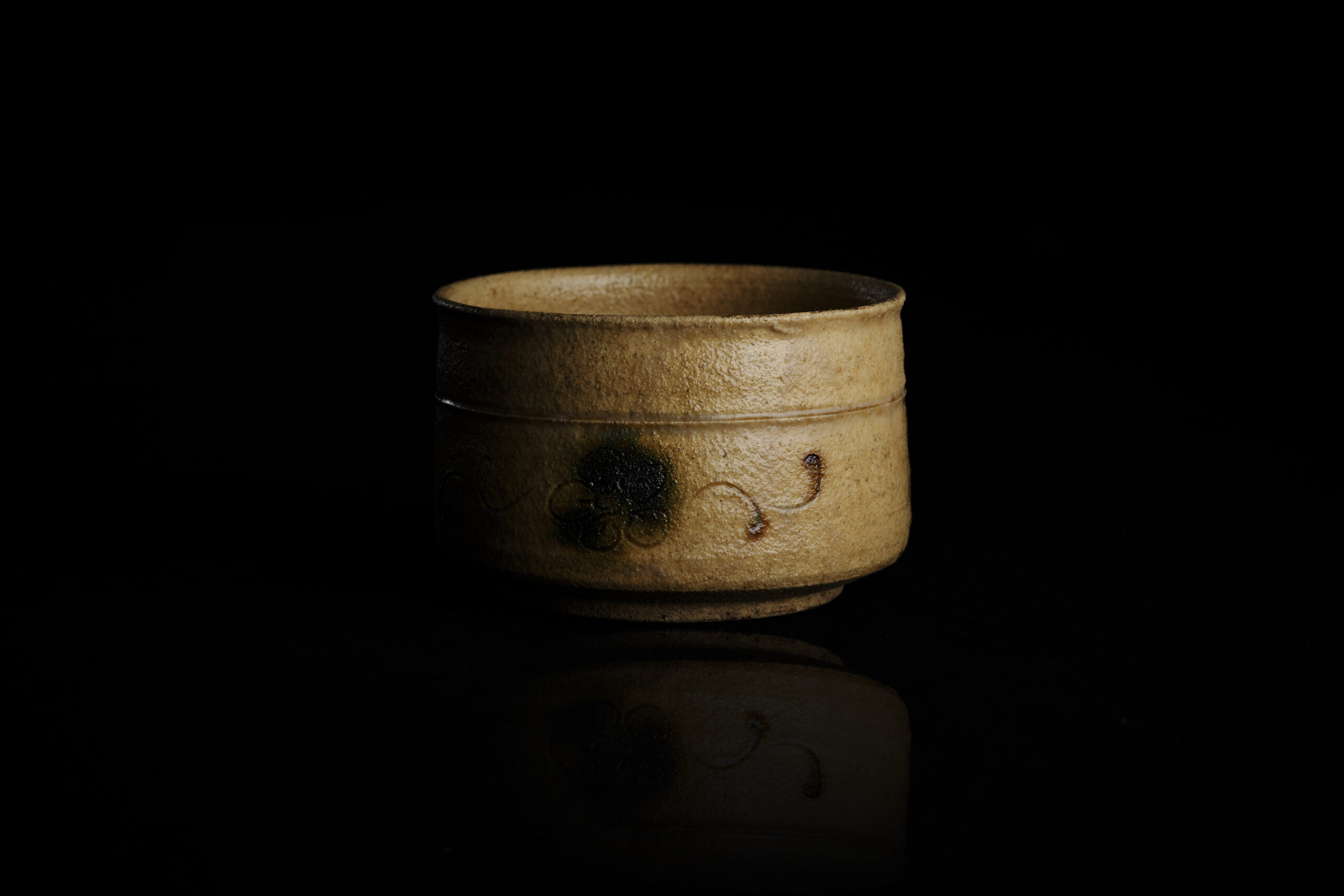 黄瀬戸茶碗 | 工芸品 | KOGEI STANDARD | 日本工芸のオンラインメディア