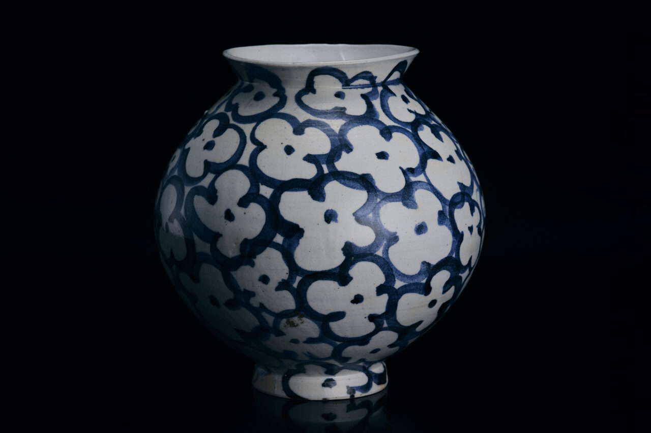 馬場光二郎　白磁草花型打 小鉢　２つ 馬場光二郎 白磁草花型打 小鉢 2つ - メルカリ