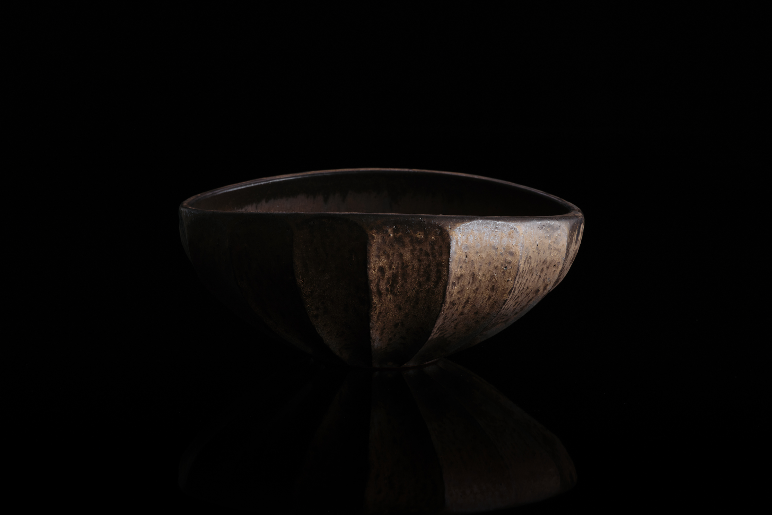 Gold Faceted Tawami Bowl | Craft | KOGEI STANDARD | Online Gold Faceted Tawami Bowl | Craft | KOGEI STANDARD | Online