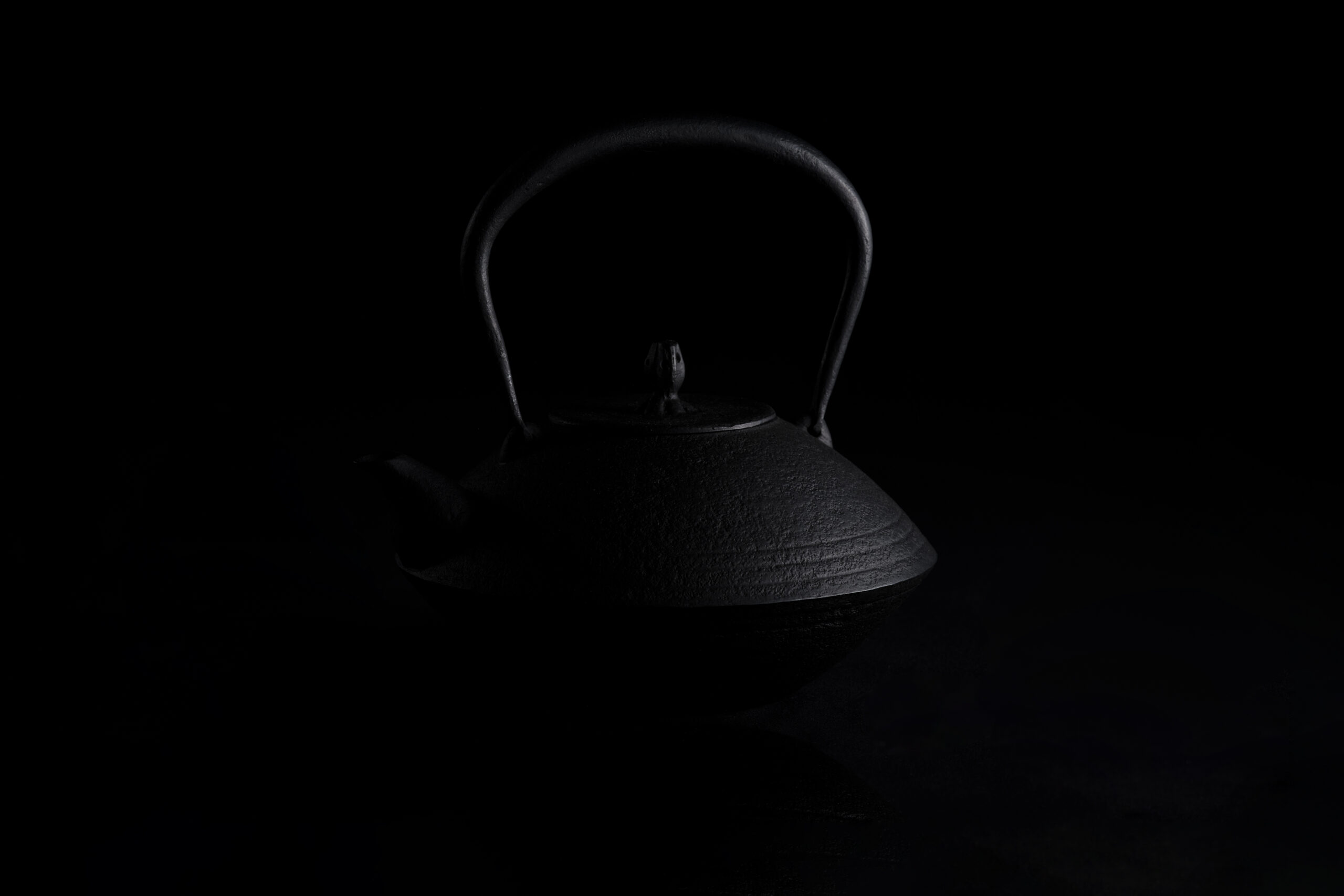 Iron Kettle Santama Craft KOGEI STANDARD Online Media for Japanese Crafts