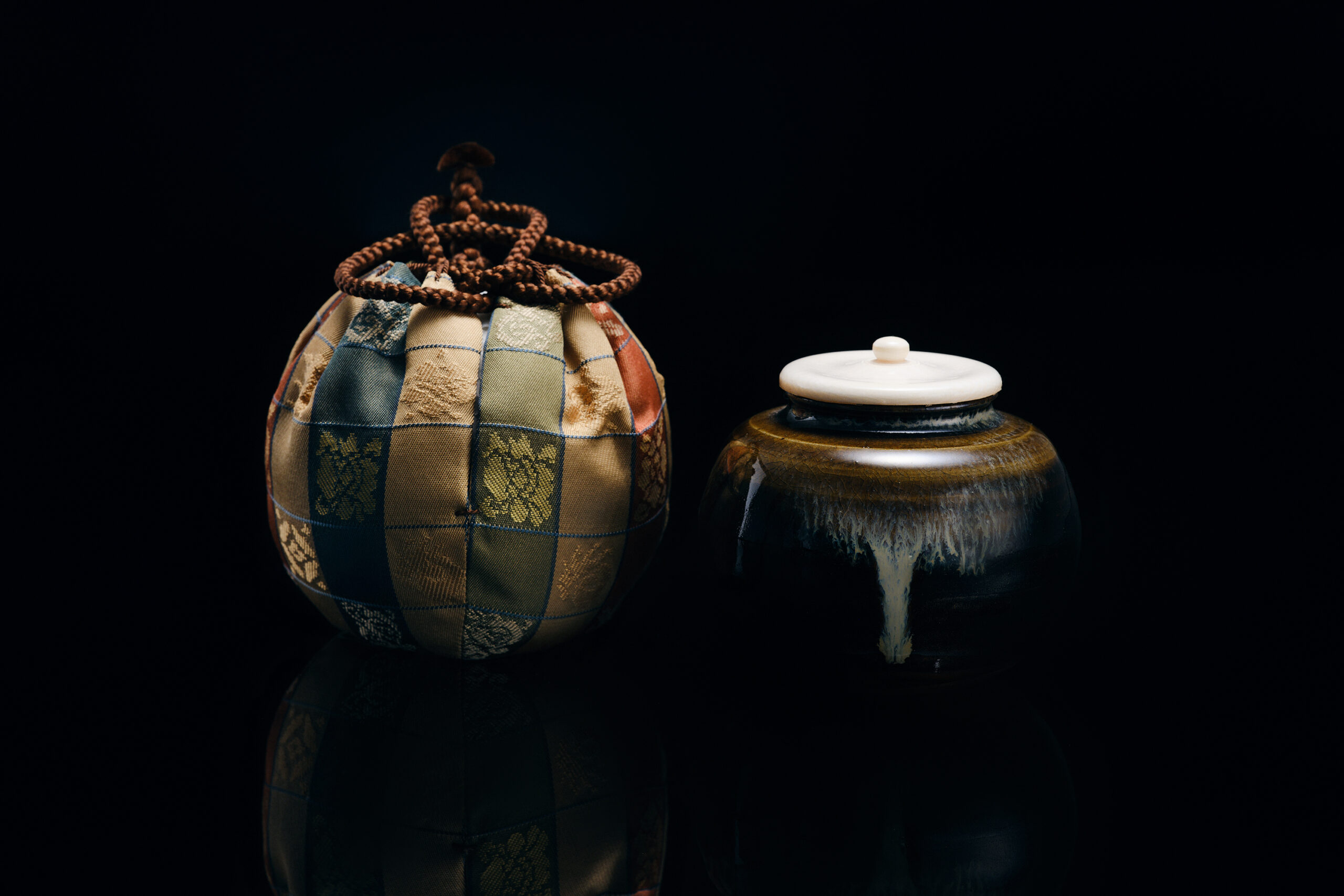 Chu-kai Tea Caddy | Hachizan Takatori XIII | KOGEI STANDARD